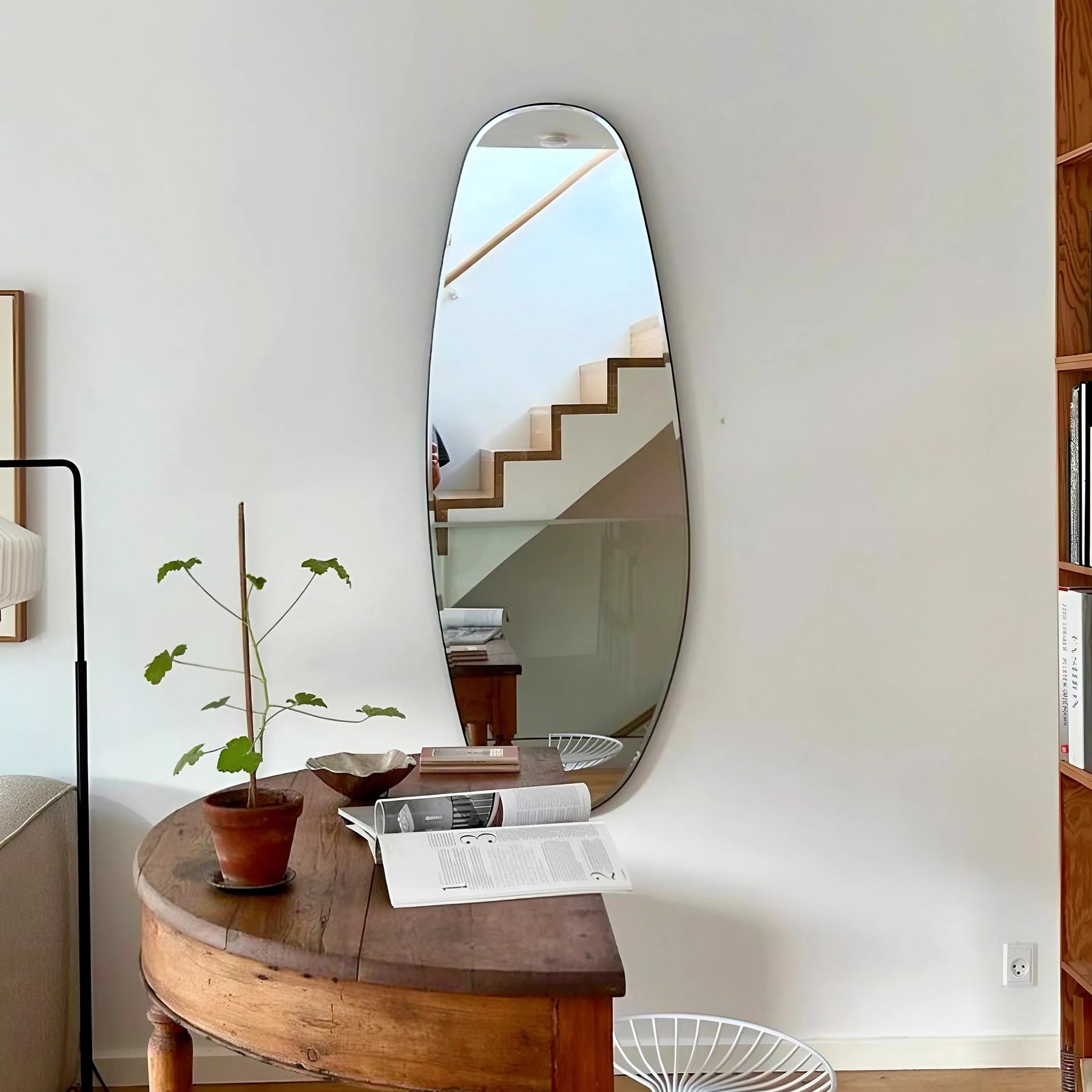 Espelho Orgânico Assimétrico de Parede – Borda Chanfrada Decorativa