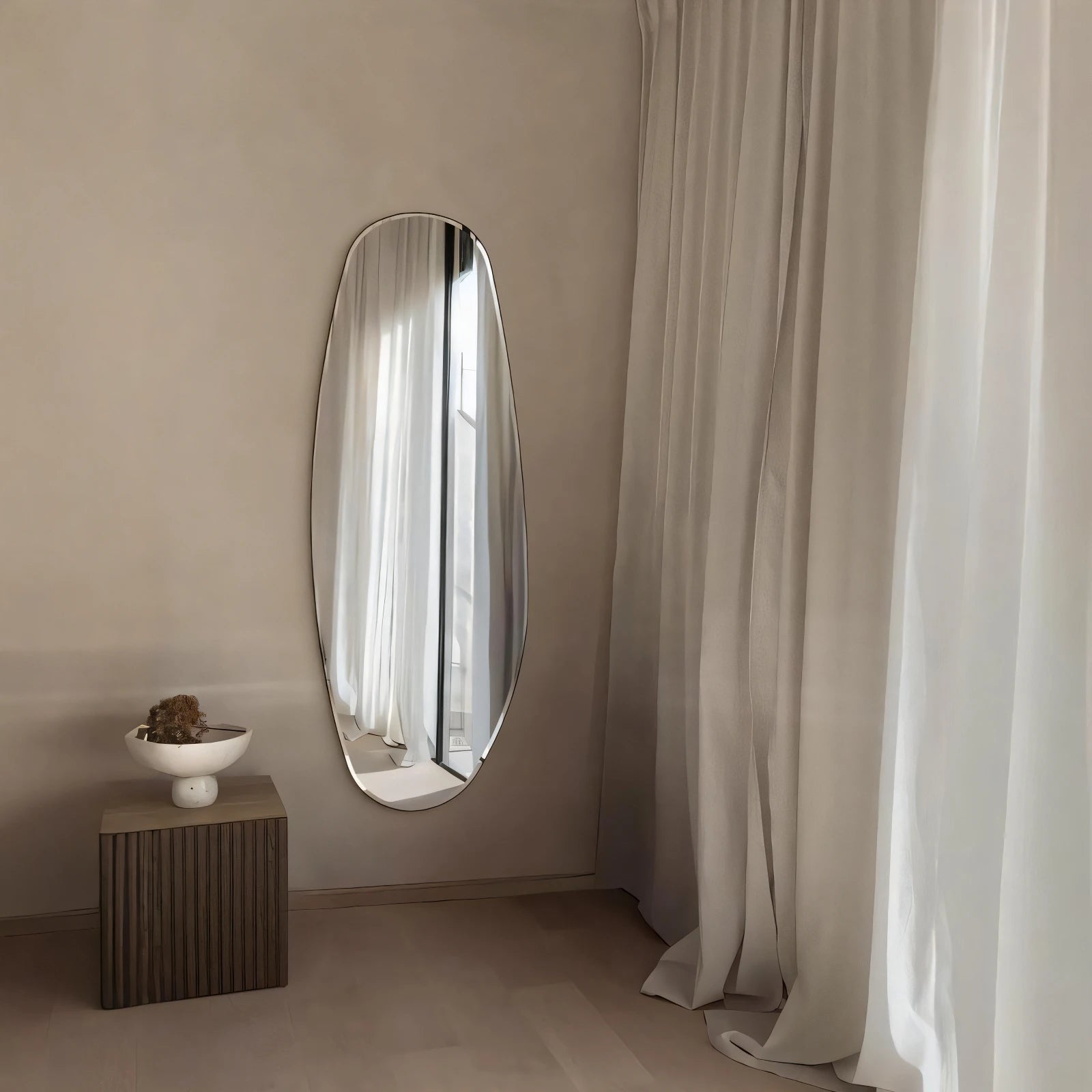 Espelho Orgânico Assimétrico de Parede – Borda Chanfrada Decorativa